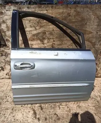 Mitsubishi Pajero Front door