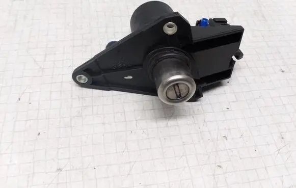 Opel Corsa B Tailgate exterior lock 