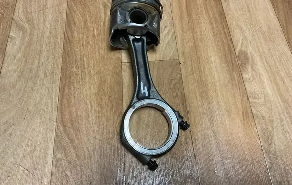 Volkswagen Touareg II Piston with connecting rod 059AJ39