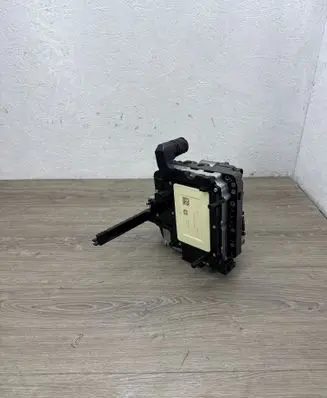 Volkswagen Touran II Transmission gearbox valve body 02E927770AL