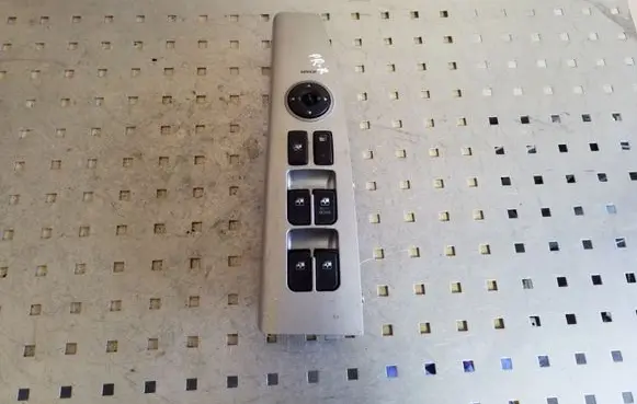 Hyundai Santa Fe Electric window control switch 935702B500S4