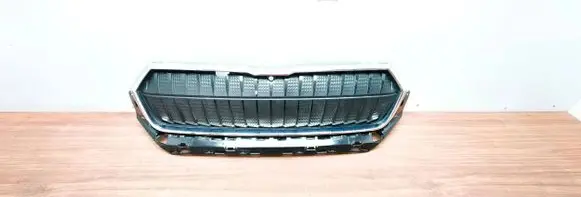 Skoda Enyaq iV Front bumper upper radiator grill 5LA853653
