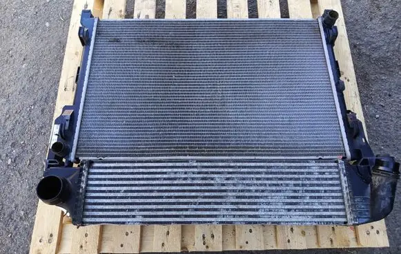 Opel Vivaro Coolant radiator 630793 0036974