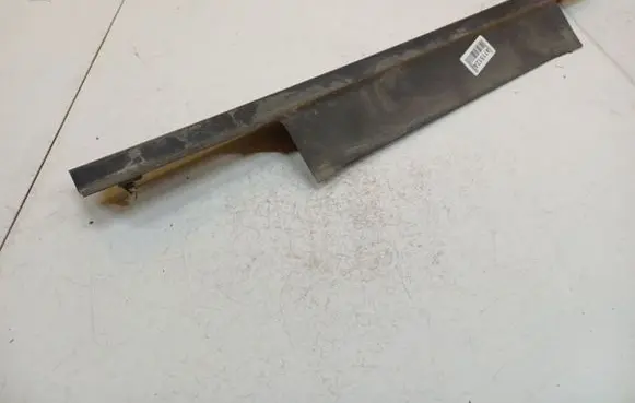 Mercedes-Benz R W251 Rear sill trim cover A2516800235