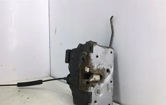 Opel Corsa D Front door lock 13258274