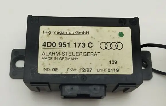 Audi A8 S8 D2 4D Alarm control unit/module 4D0951173C 748010101