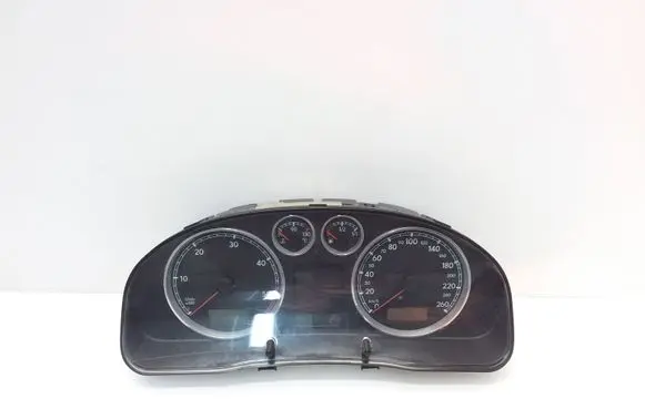 Volkswagen PASSAT B5.5 Speedometer (instrument cluster) 3B0920807G