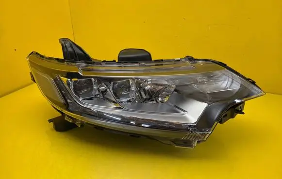 Mitsubishi Outlander Headlight/headlamp 8301C864