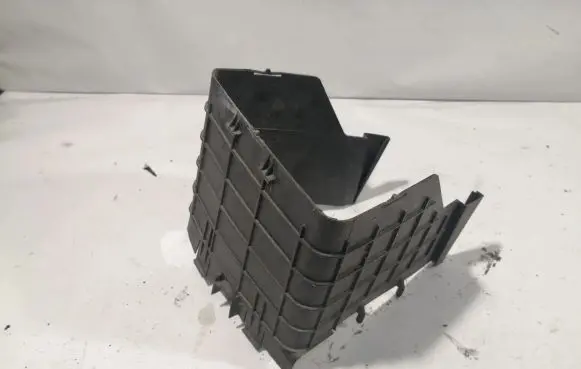 Volkswagen PASSAT B6 Battery box tray 1K0915335C