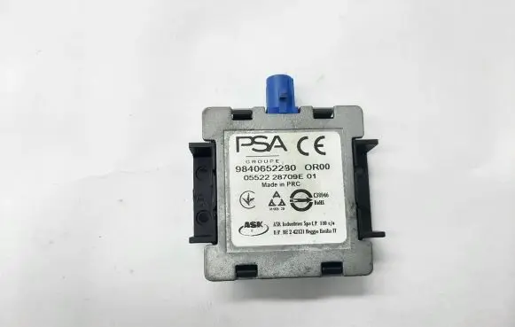 Opel Mokka B Aerial antenna amplifier 9840652280