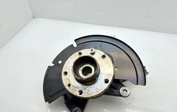Nissan Juke II F16 Front wheel hub 