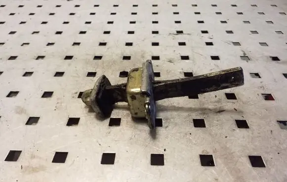 Opel Frontera B Front door check strap stopper