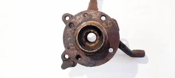 Volkswagen Golf III Front wheel hub