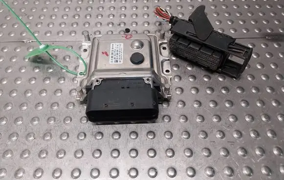 Mercedes-Benz S W222 Reducing agents exhaust control unit A0009002004 0281031244