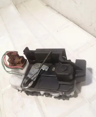 Peugeot 607 Rear door lock
