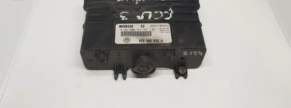Volkswagen Golf III Engine control unit/module 032906026A 0261200764