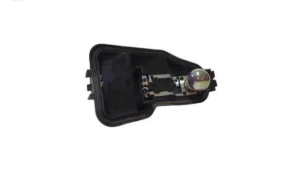 Nissan Qashqai Tail light bulb cover holder 89503174