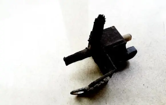 Volkswagen PASSAT B4 Turbo solenoid valve