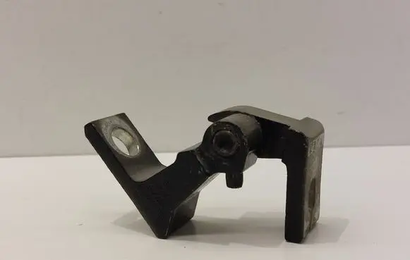 Volkswagen Tiguan Front door upper hinge 5N0831401