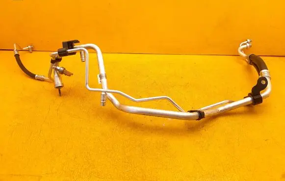 Citroen Berlingo Air conditioning (A/C) pipe/hose 9831702080