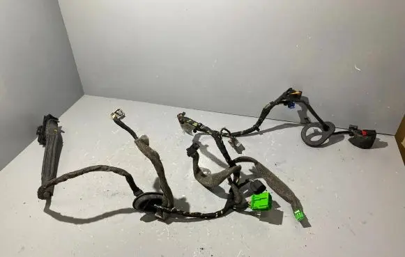 Volvo C30 Front door wiring loom 30658544 998437101 30658544AE
