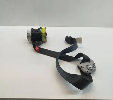 Mitsubishi Pajero Front seatbelt 305257810ZZZ