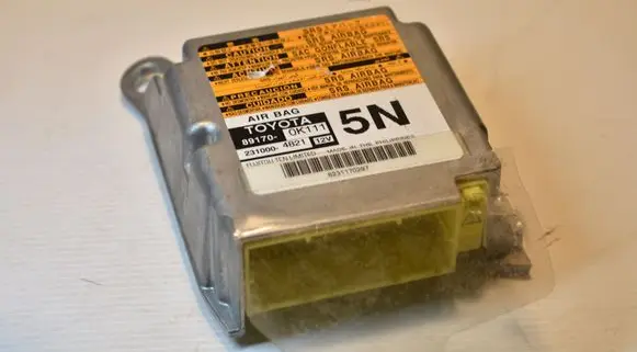 Toyota Hilux (AN10, AN20, AN30) Airbag control unit/module 891700K111
