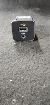 Jeep Cherokee USB socket connector 5XG28DX9AD