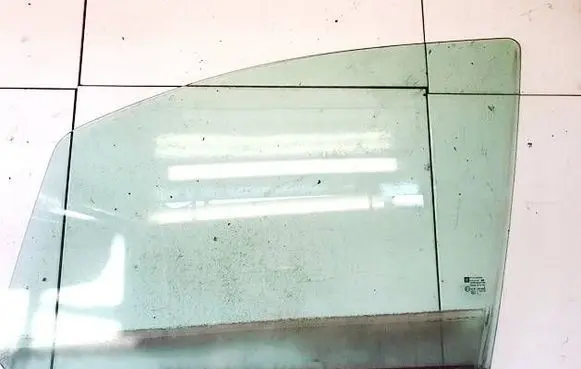 Opel Zafira B Front door window glass four-door AS2M3240DOT682