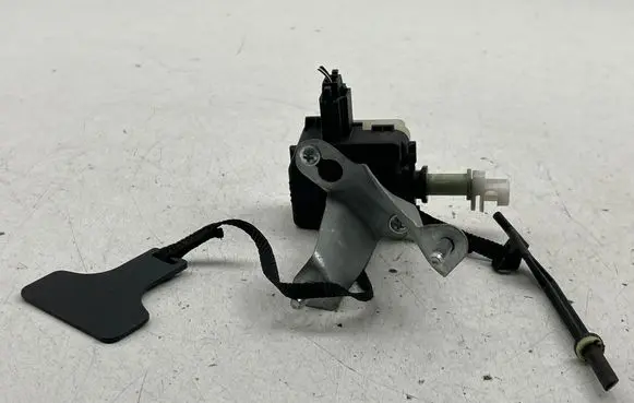 Toyota Avensis T270 Fuel tank cap lock motor 7703005020 CY01A