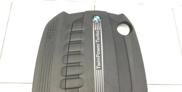 BMW 5 F10 F11 Engine cover (trim) 13718510365