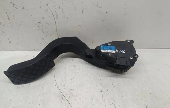 Volkswagen PASSAT B5 Accelerator throttle pedal 8D1723523M 6PV00837602
