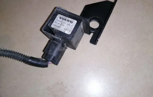 Volvo S60 Airbag deployment crash/impact sensor 0691734