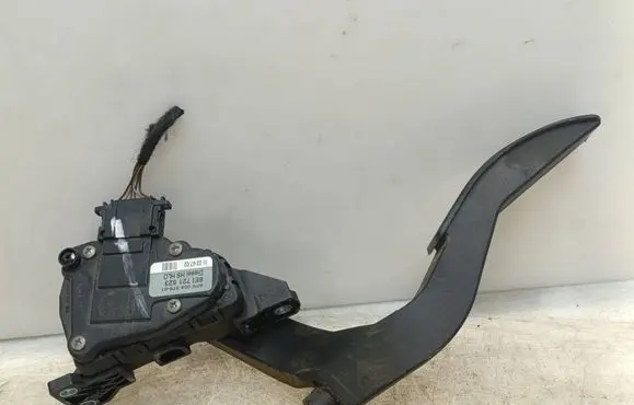 Audi A4 S4 B6 8E 8H Accelerator throttle pedal 8E1721523 6PV00837601