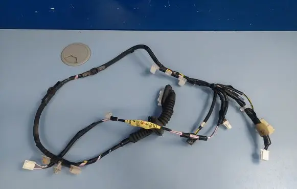 Toyota Prius (XW30) Rear door wiring loom 8215447310