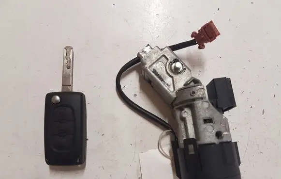 Peugeot 407 Ignition lock 9648445180 N0502073 N0502455