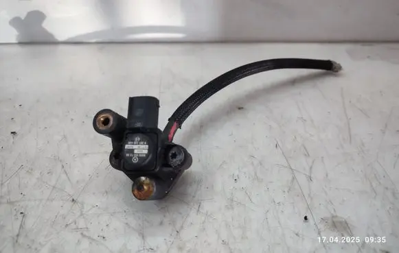 Mercedes-Benz C W205 Air pressure sensor A0101537228