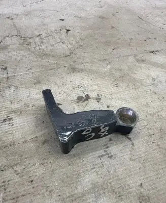 Volvo XC90 Rear door upper hinge 31424588 V526