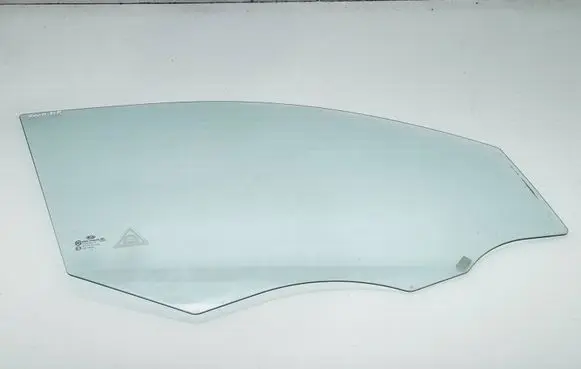 KIA Sorento Front door window glass four-door