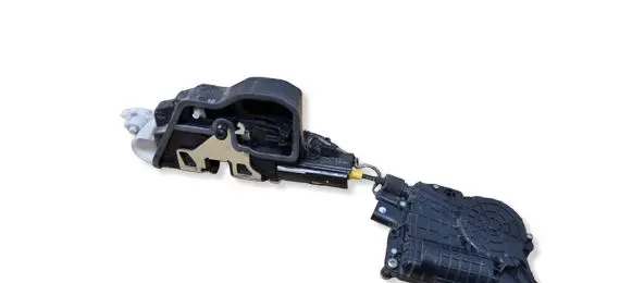 BMW X6 E71 Front door lock 7167579