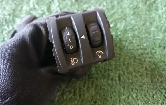 Renault Scenic III - Grand scenic III Headlight level height control switch 251900001RD