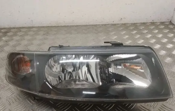 Seat Toledo I (1L) Headlight/headlamp 67742745 1M2941016
