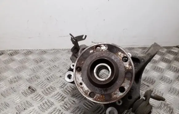 Skoda Superb B8 (3V) Front wheel hub 5Q0407257C