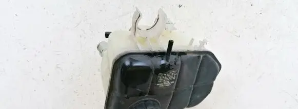 Mercedes-Benz C W203 Coolant expansion tank/reservoir 2035000049