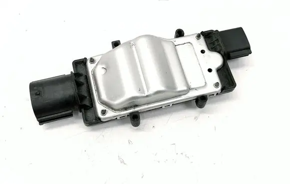 Ford Fusion II Coolant fan relay 1137328567