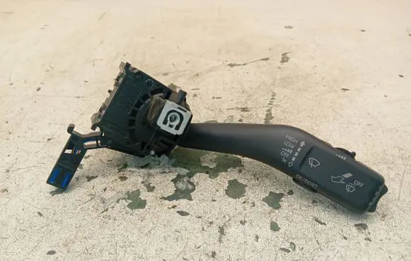 Volkswagen Jetta V Wiper control stalk 1K0953519L 01203517 2035178241107