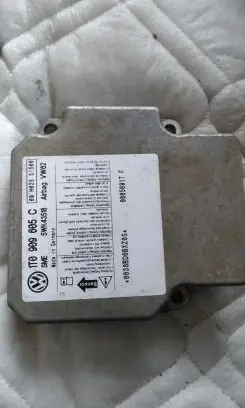 Volkswagen Touran I Airbag control unit/module