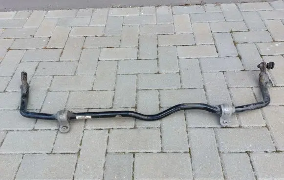 Volkswagen PASSAT B8 Front anti-roll bar/sway bar 3Q0411303J
