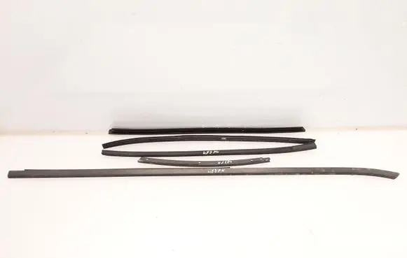 Maserati 228 Rubber seal front coupe door window 