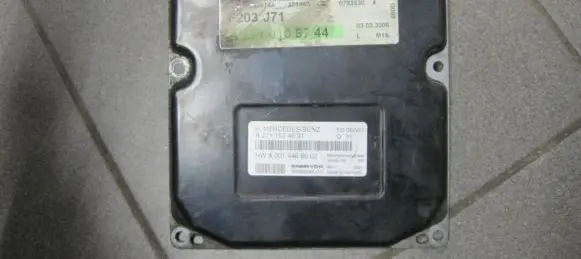 Mercedes-Benz C W203 Engine control unit/module ECU A2710106744